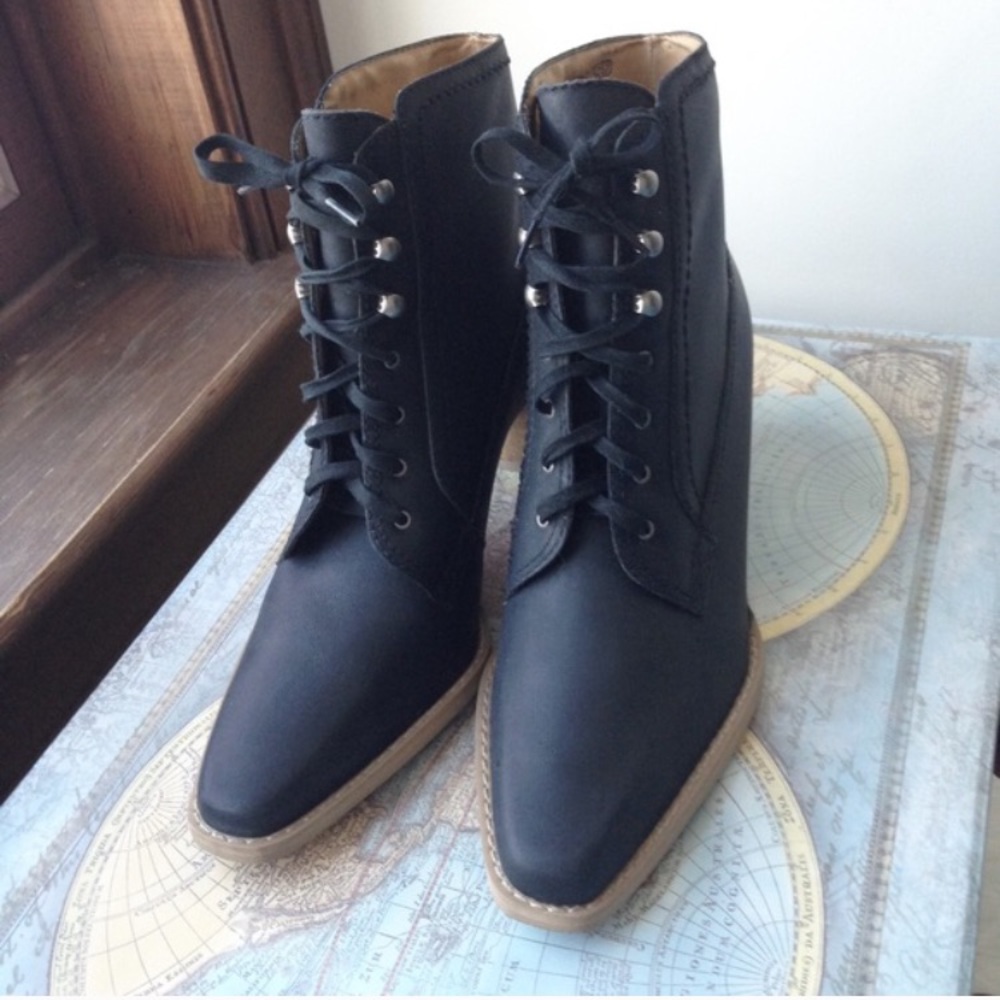Leather Vintage Style Boots with Wooden Heel